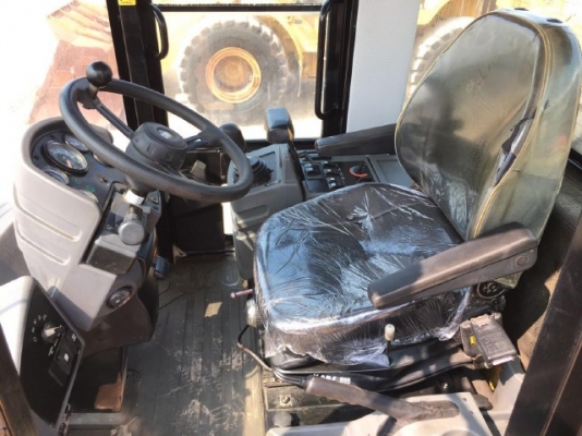 ขายรถตักล้อยาง CAT 924G รถนอกนำเข้าเองจากญี่ปุ่น สภาพสวยพร้อมใช้งาน มีVDOการทำงานครับ ขายรถตักล้อยาง CAT 924G รถนอกนำเข้าเองจากญี่ปุ่น สภาพสวยพร้อมใช้งาน มีVDOการทำงานครับ