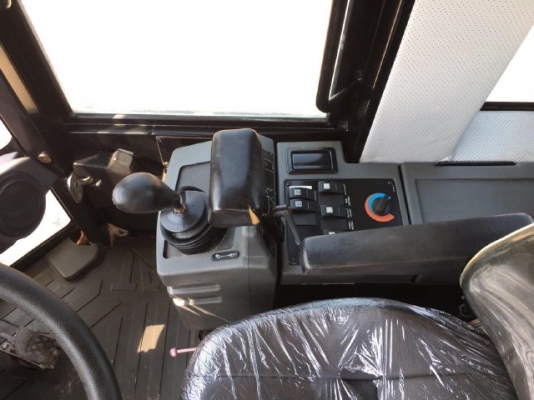 ขายรถตักล้อยาง CAT 924G รถนอกนำเข้าเองจากญี่ปุ่น สภาพสวยพร้อมใช้งาน มีVDOการทำงานครับ ขายรถตักล้อยาง CAT 924G รถนอกนำเข้าเองจากญี่ปุ่น สภาพสวยพร้อมใช้งาน มีVDOการทำงานครับ