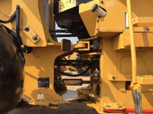 ขายรถตักล้อยาง CAT 924G รถนอกนำเข้าเองจากญี่ปุ่น สภาพสวยพร้อมใช้งาน มีVDOการทำงานครับ ขายรถตักล้อยาง CAT 924G รถนอกนำเข้าเองจากญี่ปุ่น สภาพสวยพร้อมใช้งาน มีVDOการทำงานครับ