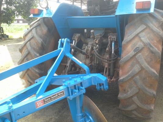 ขายฟอรด์ 8210 คาราโล่ 6 สูบ 115 เเรงพร้อมทะเบืยนดันหน้าหางสามไคเฮงหลี