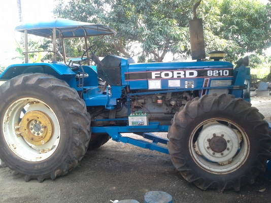 ขายฟอรด์ 8210 คาราโล่ 6 สูบ 115 เเรงพร้อมทะเบืยนดันหน้าหางสามไคเฮงหลี