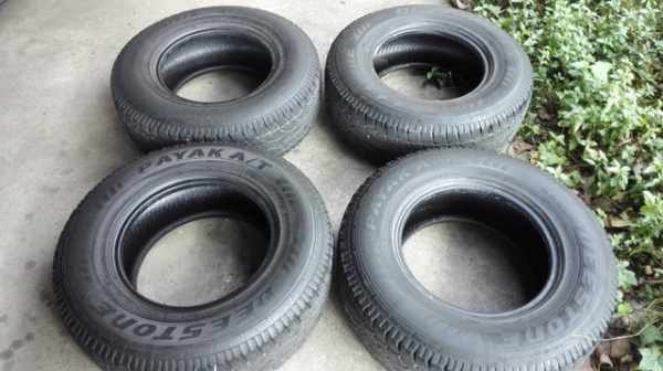 ยาง deestone 235/75/15