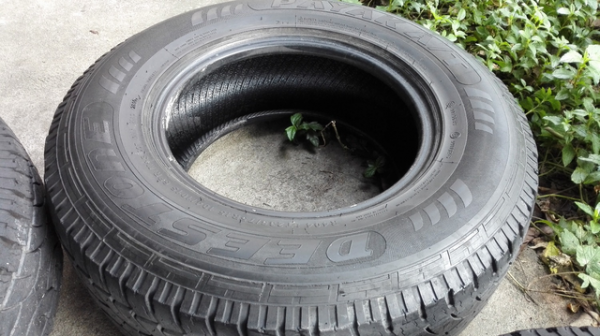 ยาง deestone 235/75/15