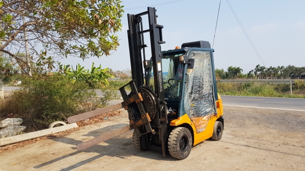 ขายด่วนรถยก TOYOTA 7FG18ยก1.8ตันถึง2ตันเสาสูง4เมตรยางตัน4เส้นงาหมูนได้รถนอกเพิ่งเข้ามายังไม่เคยใช้งานในเมืองไทยเลยย