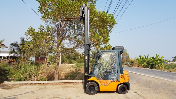 ขายด่วนรถยก TOYOTA 7FG18ยก1.8ตันถึง2ตันเสาสูง4เมตรยางตัน4เส้นงาหมูนได้รถนอกเพิ่งเข้ามายังไม่เคยใช้งานในเมืองไทยเลยย