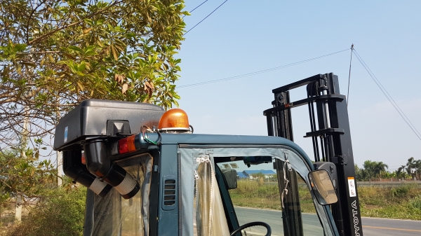 ขายด่วนรถยก TOYOTA 7FG18ยก1.8ตันถึง2ตันเสาสูง4เมตรยางตัน4เส้นงาหมูนได้รถนอกเพิ่งเข้ามายังไม่เคยใช้งานในเมืองไทยเลยย