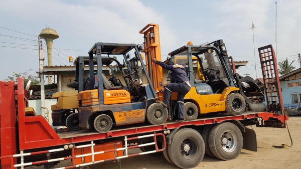 ขายด่วนรถยกTOYOTA 5FG15ยก1.5ตันเสาสูง4เมตรเคื่องโตต้า4สูบ5Kเบนซินติดแก็สได้ยางตัน4เส้นรถนอกเพิ่งนำเข้ามายังไม่เคยใช้งานในเมืองไทยเลย ขายด่วนรถยกTOYOTA 5FG15ยก1.5ตันเสาสูง4เมตรเคื่องโตต้า4สูบ5Kเบนซินติดแก็สได้ยางตัน4เส้นรถนอกเพิ่งนำเข้ามายังไม่เคยใช้งานในเมืองไทยเลย