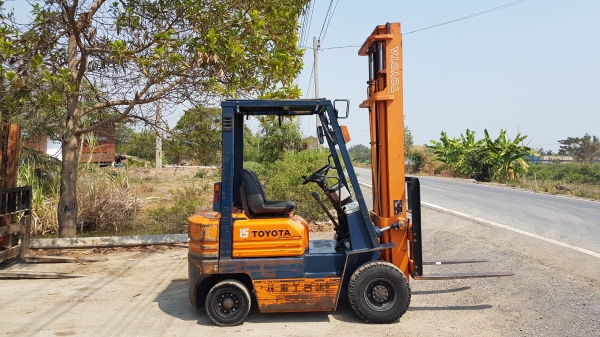 ขายด่วนรถยกTOYOTA 5FG15ยก1.5ตันเสาสูง4เมตรเคื่องโตต้า4สูบ5Kเบนซินติดแก็สได้ยางตัน4เส้นรถนอกเพิ่งนำเข้ามายังไม่เคยใช้งานในเมืองไทยเลย