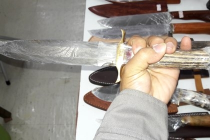 ขายมีดเหล็กมาดากัสด้ามเขากวางนอก พร้อมปอกหนังสวยงาม