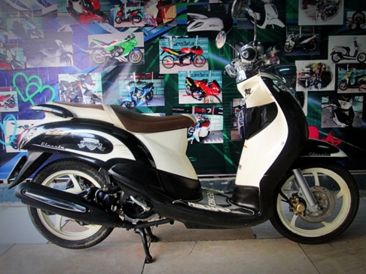 Fino สีขาวดำ รุ่นขายดี เกย์แยก เครื่องยนต์เดิมๆ แถม 3 รายการ 18900