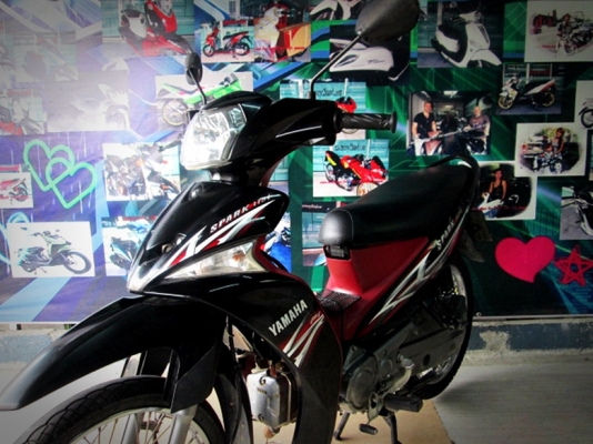 SPARK 115 i สต้าทมือ สีดำแดง เครื่องยนต์ 115 ซีซี รถที่ประหยัดน้ำมัน 18900