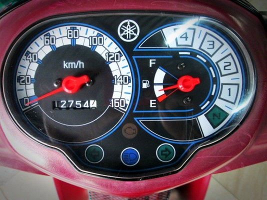 SPARK 115 i สต้าทมือ สีดำแดง เครื่องยนต์ 115 ซีซี รถที่ประหยัดน้ำมัน 18900