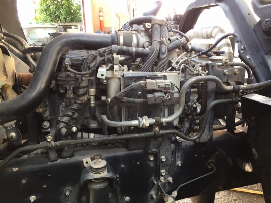 Isuzu FTR 240 มีนาคม 58 คัซซียาว 6.5 มีลิฟท้าย ยางใหม่หมด วิ่งมาแค่30,000 1,250,000 086-6642-442
