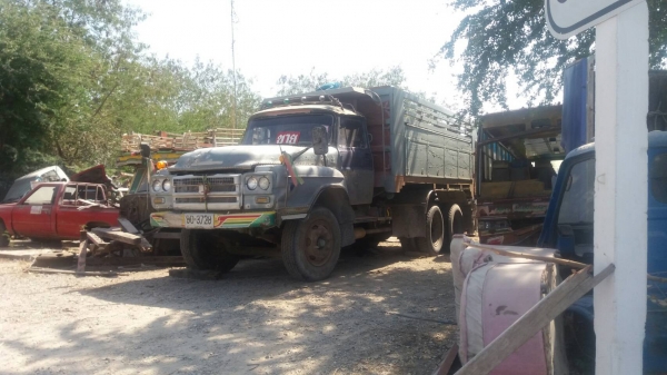 ขายดั้มท์ 165 แรง แอร์มี รถเพลาเดียว  พร้อมใช้งาน  ด่วนๆ ราคา 210,000 บาท