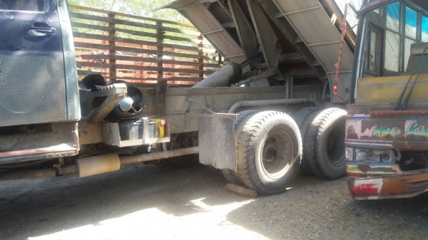 ขายดั้มท์ 165 แรง แอร์มี รถเพลาเดียว  พร้อมใช้งาน  ด่วนๆ ราคา 210,000 บาท