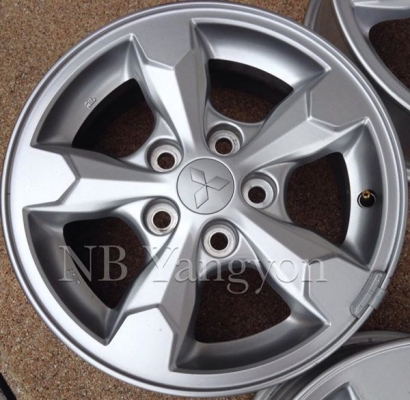 ล้อไตรตัน 5รูขอบ15 ล้อไตรตัน 5รูขอบ15