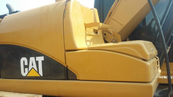 รถแบคโฮ CAT 320 D ญี่ปุ่น 7,000 ชั่วโมง