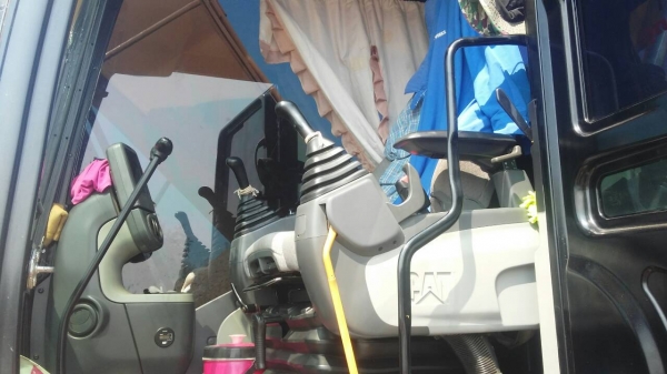 รถแบคโฮ CAT 320 D ญี่ปุ่น 7,000 ชั่วโมง