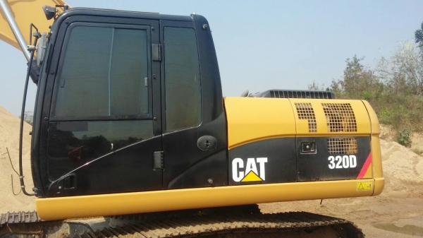 รถแบคโฮ CAT 320 D ญี่ปุ่น 7,000 ชั่วโมง