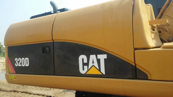 รถแบคโฮ CAT 320 D ญี่ปุ่น 7,000 ชั่วโมง