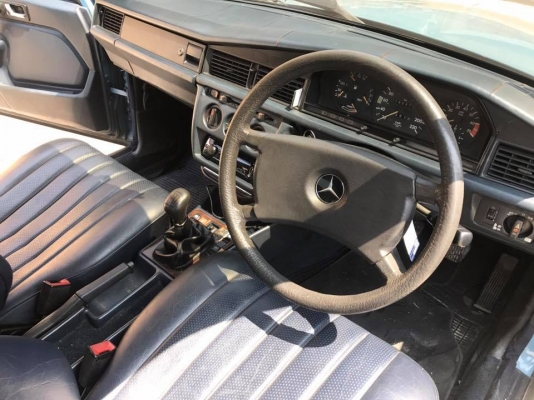 mercedes benz 190E Year 1989