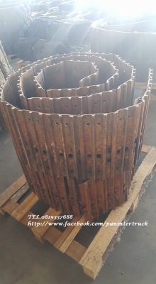 FROM JAPAN ขายถูกด่วนๆLINK WITH TRACK SHOE สำหรับใส่กับรถขุดไซค์ 40,45,50,55 /มี 1 คู่ / ราคา(คู่ละ 52,000 บาท) สนใจติดต่อ 0819337688