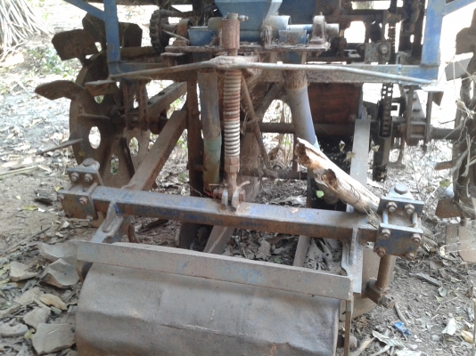 ขายเครื่องปลูกอ้อย กลกิจร่องคู่ หัวหมูเดี่ยว ห่าง45ซม. สวยๆ ขายเครื่องปลูกอ้อย กลกิจร่องคู่ หัวหมูเดี่ยว ห่าง45ซม. สวยๆ