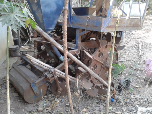 ขายเครื่องปลูกอ้อย กลกิจร่องคู่ หัวหมูเดี่ยว ห่าง45ซม. สวยๆ ขายเครื่องปลูกอ้อย กลกิจร่องคู่ หัวหมูเดี่ยว ห่าง45ซม. สวยๆ