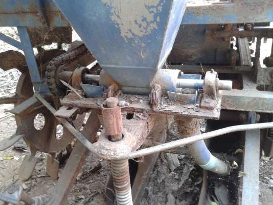 ขายเครื่องปลูกอ้อย กลกิจร่องคู่ หัวหมูเดี่ยว ห่าง45ซม. สวยๆ ขายเครื่องปลูกอ้อย กลกิจร่องคู่ หัวหมูเดี่ยว ห่าง45ซม. สวยๆ