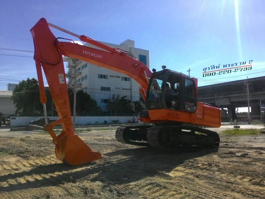 ขายรถแบคโฮ HITACHI ZX210K มือสองญี่ปุ่น สภาพดีมาก หัวเก๋งยกประดับได้ด้วยระบบไฮโดรลิค แทรคเหล็ก เกี๊ยยาง