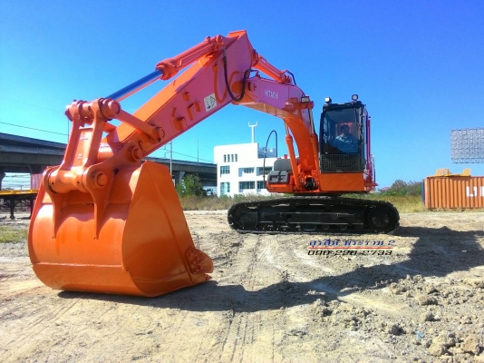 ขายรถแบคโฮ HITACHI ZX210K มือสองญี่ปุ่น สภาพดีมาก หัวเก๋งยกประดับได้ด้วยระบบไฮโดรลิค แทรคเหล็ก เกี๊ยยาง