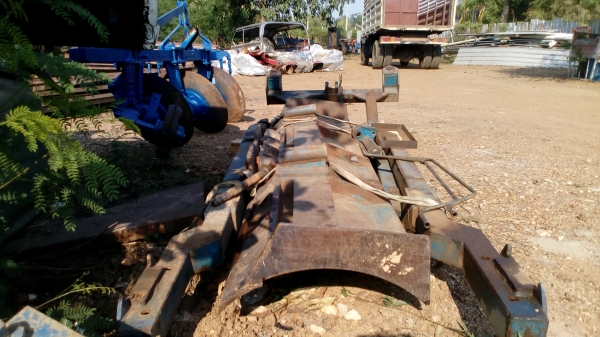 ชุดดันหน้ารถไถฟอร์ด