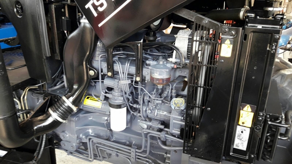 ขายรถไถฟอร์ด NEWHOLLAND TS100 TURBO 4WD ขายรถไถฟอร์ด NEWHOLLAND TS100 TURBO 4WD