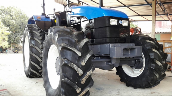 ขายรถไถฟอร์ด NEWHOLLAND TS100 TURBO 4WD ขายรถไถฟอร์ด NEWHOLLAND TS100 TURBO 4WD