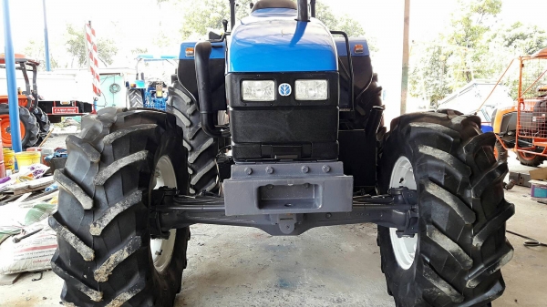 ขายรถไถฟอร์ด NEWHOLLAND TS100 TURBO 4WD ขายรถไถฟอร์ด NEWHOLLAND TS100 TURBO 4WD
