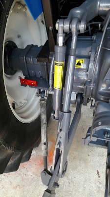 ขายรถไถฟอร์ด NEWHOLLAND TS100 TURBO 4WD ขายรถไถฟอร์ด NEWHOLLAND TS100 TURBO 4WD