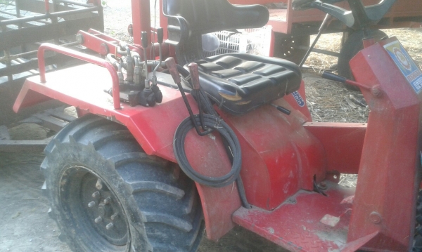 ขายรถไถนั่งขับ+ใบดัน+ผาน3+ล้อเหล็ก