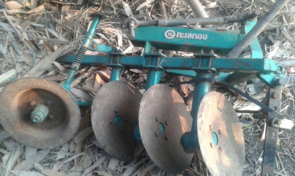 ขายรถไถนั่งขับ+ใบดัน+ผาน3+ล้อเหล็ก