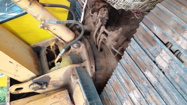 ขายรถแบคโฮ komatsu pc60-1