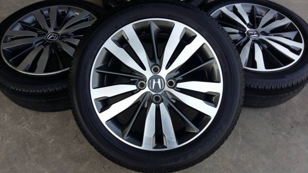 ขายล้อแม็ก honda jazz 16" ยางปี16 สนใจติดต่อ ร้าน ก.เจริญการยาง ครับ 081-3747940