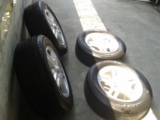 ล้ออีสุ ขอบ16นิ้ว6รู พร้อมยาง ชุดนี้ ราคา 5900 บาท