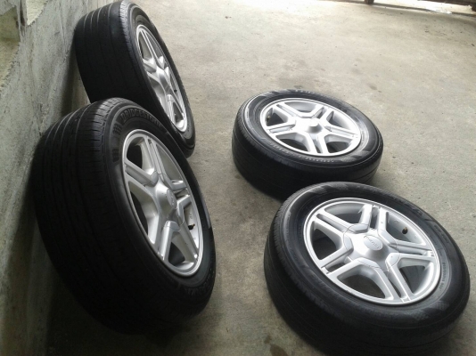 ล้ออีสุ ขอบ16นิ้ว6รู พร้อมยาง ชุดนี้ ราคา 5900 บาท