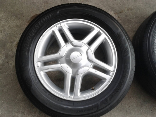 ล้ออีสุ ขอบ16นิ้ว6รู พร้อมยาง ชุดนี้ ราคา 5900 บาท