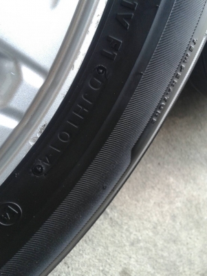 ล้ออีสุ ขอบ16นิ้ว6รู พร้อมยาง ชุดนี้ ราคา 5900 บาท