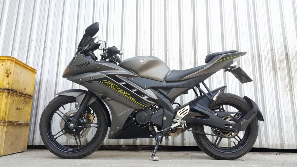 R15 2016 เทาเหลือง ลายใหม่ วิ่งน้อย พร้อมใช้งาน ไม่ล้มชนแปะครับ