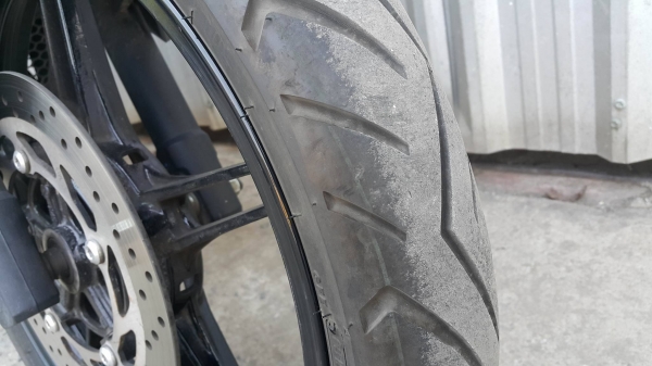 R15 2016 เทาเหลือง ลายใหม่ วิ่งน้อย พร้อมใช้งาน ไม่ล้มชนแปะครับ