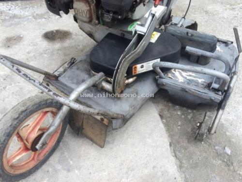 ราคาพิเศษ!! รถตัดหญ้าแบบเดินตาม GENSHO  AZ660 เพียง 12,000 บาท  รหัสสินค้า : 80904314 Tel.081-8283376, 087-6773704