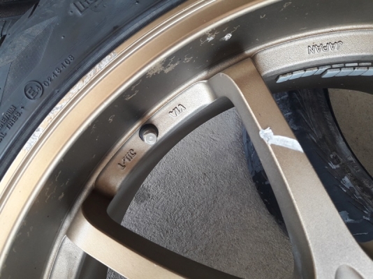 ล้อCE28 ขอบ22 กว้าง9  6รู ยางปี13  4 ล้อ