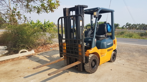 ขายด่วนรถยก TOYOTA 7FG18ยก1.8ตันถึง2ตันเสาสูง5เมตรทูฟรียางตัน4เส้นรถนอกเพิ่งเข้ามายังไม่เคยใช้งานในเมืองไทยเลย