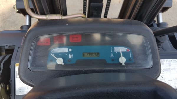 ขายด่วนรถยก TOYOTA 7FG18ยก1.8ตันถึง2ตันเสาสูง5เมตรทูฟรียางตัน4เส้นรถนอกเพิ่งเข้ามายังไม่เคยใช้งานในเมืองไทยเลย